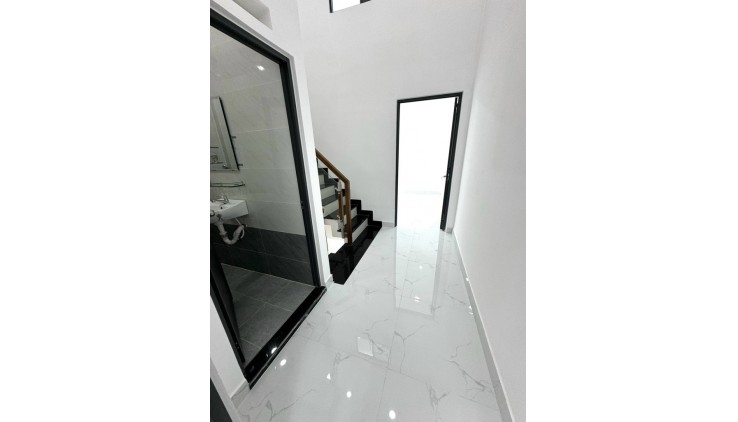 NGAY NGÃ TƯ 4 XÃ - TÂN HOÀ ĐÔNG - NHÀ 3 TẦNG MỚI - 42M2 - 3 PHÒNG NGỦ - HẺM ĐẸP THÔNG - SỔ NỞ HẬU HOÀN CÔNG ĐỦ -  GIÁ CHỈ 4 TỶ